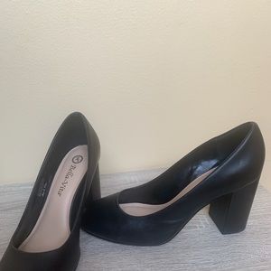 Black Bella Vita shoes